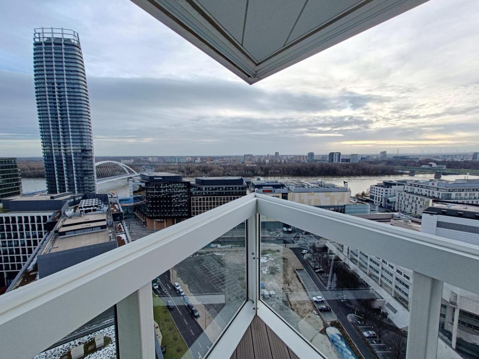 Sag Panorama Apartment 3 Rooms 19Th Floor Great View Free Parking Bratislava Exterior foto